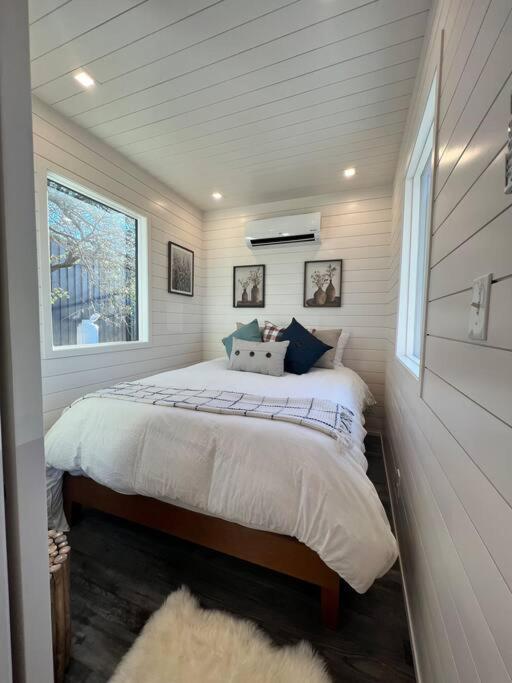 New The Flagship 2 Story Container Home Waco Buitenkant foto