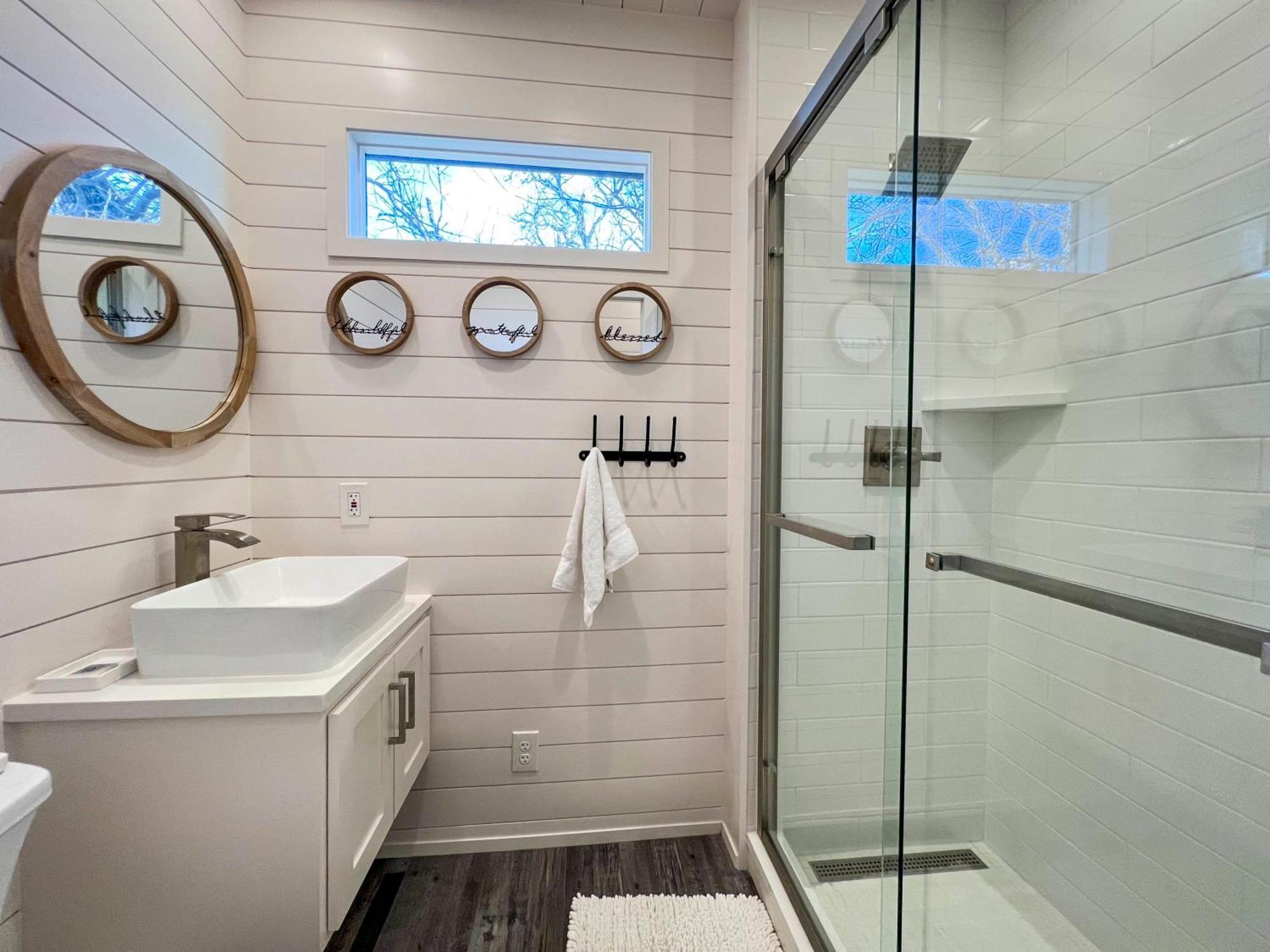 New The Flagship 2 Story Container Home Waco Buitenkant foto