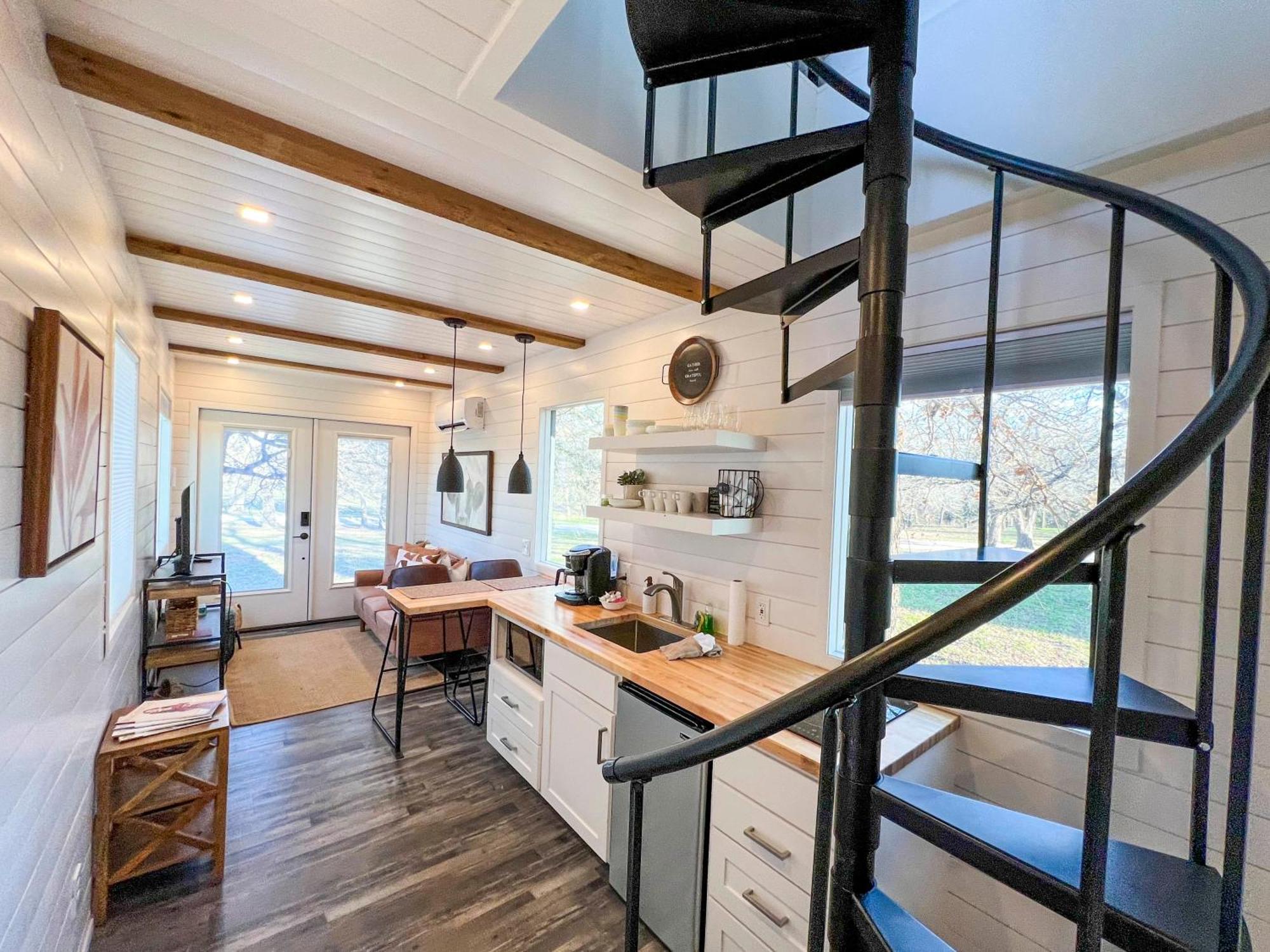 New The Flagship 2 Story Container Home Waco Buitenkant foto
