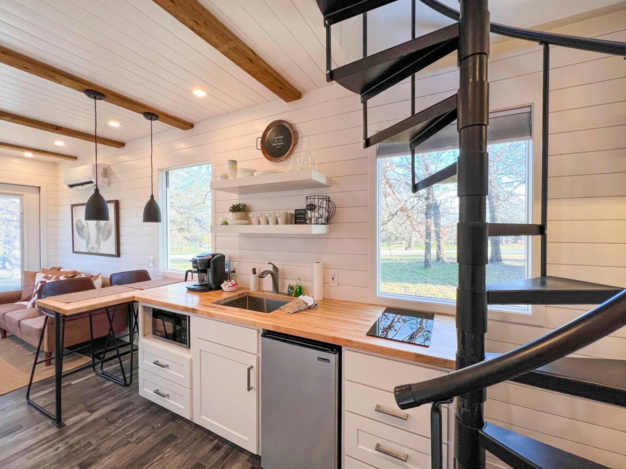 New The Flagship 2 Story Container Home Waco Buitenkant foto
